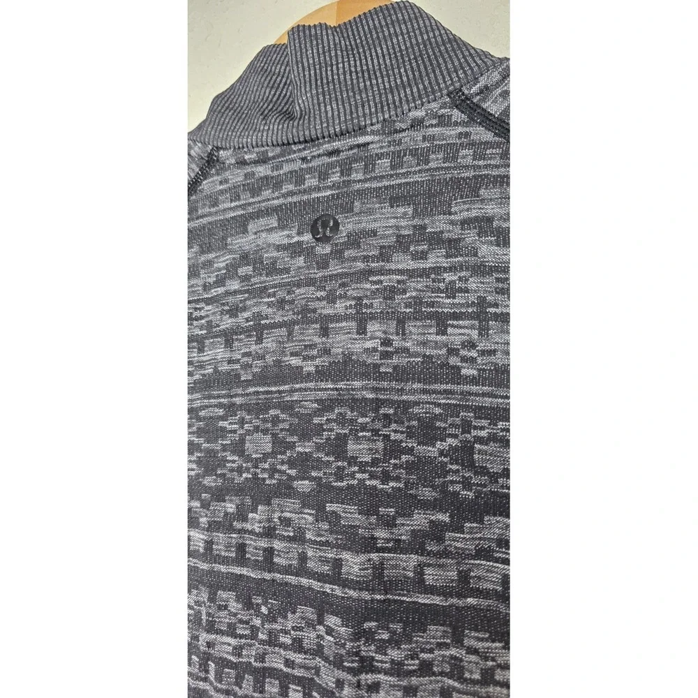 Lululemon Women 2 Rest Less 1/4 Zip Long Sleeve Grey Black Print Yoga Pilates